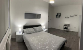 Contractors House-Welcomes All